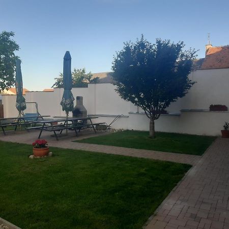 Penzion U Dvou Lip Drnholec Exterior foto